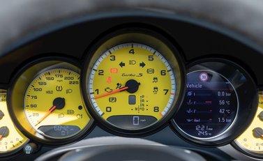 Porsche 911 (991.2) Turbo S Cabriolet 18