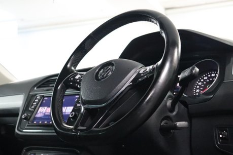 Volkswagen Tiguan SE NAV TDI BMT 4MOTION 11