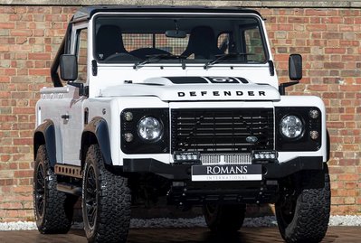 Land Rover Defender 90 Bowler Edition