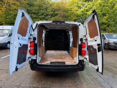 Vauxhall Vivaro 1.5 Turbo D 2900 Dynamic Panel Van 6dr Diesel Manual L2 H1 Euro 6 (s/s) (10 21