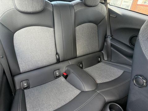 Mini Hatch 1.5 Cooper Euro 6 (s/s) 3dr 26