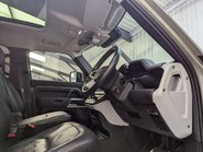 Land Rover Defender 2.0 Defender SE Auto 4WD 5dr 7
