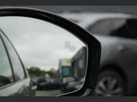 Land Rover Discovery Sport R-DYNAMIC HSE PHEV 31