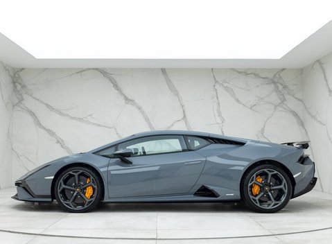 Lamborghini Huracan LP640-2 Tecnica 2