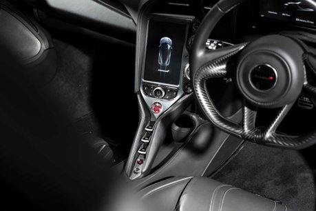 McLaren 720S V8 SSG. FULL MSH. CARBON PACK 1. CARBON INTERIOR. CERAMICS. LIFT. B & O. 25
