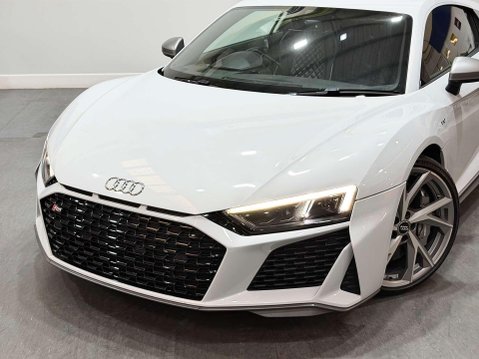 Audi R8 5.2 FSI V10 Performance Coupe 2dr Petrol S Tronic quattro Euro 6 (s/s) (620 16