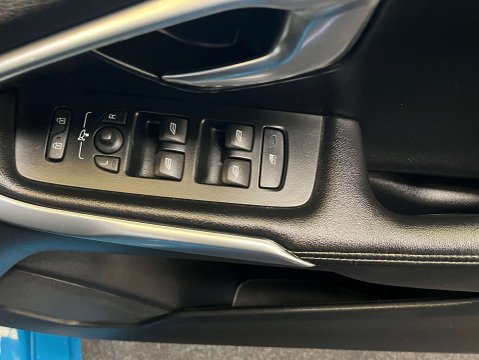 Volvo V40 2.0 V40 R-Design Nav D3 Auto 5dr 8