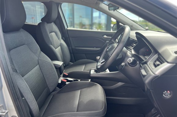 Renault Captur ICONIC 1.0 TCE 17