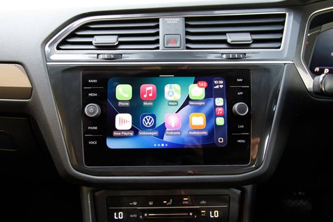 Volkswagen Tiguan Allspace LIFE TSI DSG 27