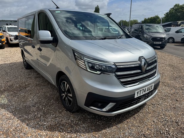 Renault Trafic Crew Cab AUTO LWB L2H1 Low Roof Sport LI30 Air Con Nav EURO 6 6