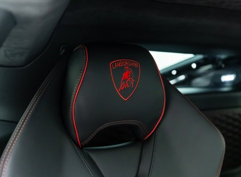 Lamborghini Huracan LP640-4 EVO 14