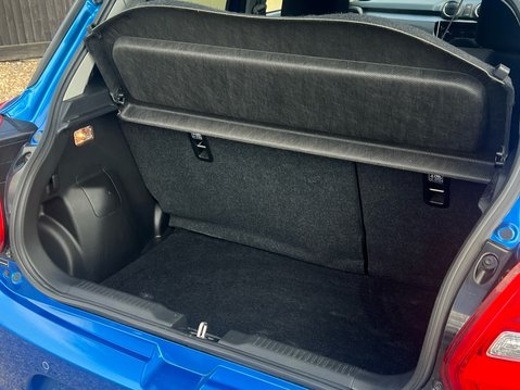 Suzuki Swift SZ5 DUALJET ALLGRIP MHEV 40