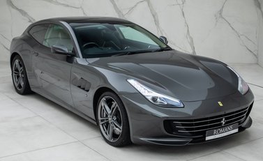 Ferrari GTC4 Lusso V12 8