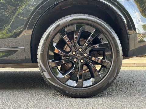 Land Rover Discovery Sport R-DYNAMIC HSE MHEV 10