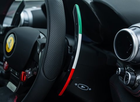 Ferrari GTC4 Lusso T 14