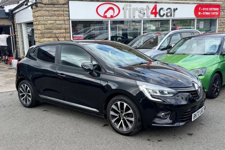 Renault Clio ICONIC TCE BOSE