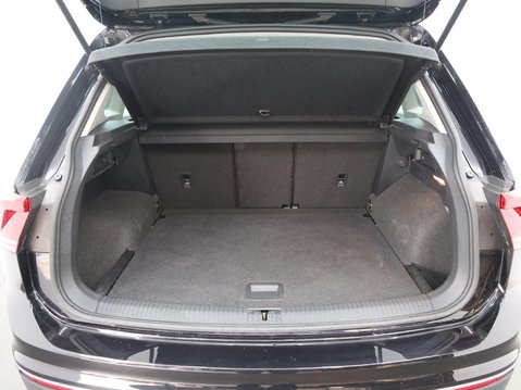 Volkswagen Tiguan 2.0 TSI SEL DSG 4Motion Euro 6 (s/s) 5dr 26