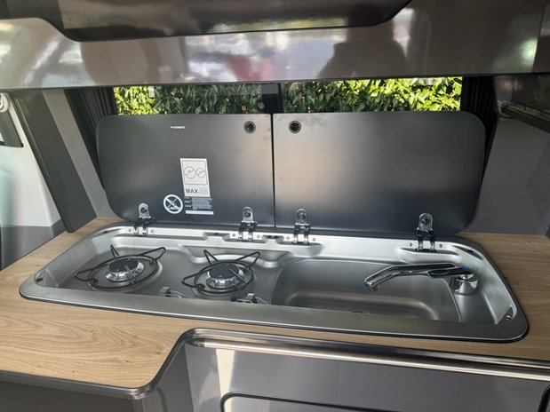 Volkswagen Transporter Camper | 4 Berth | Air Con | Pop Top | Cooker | Rock n Roll Bed 15