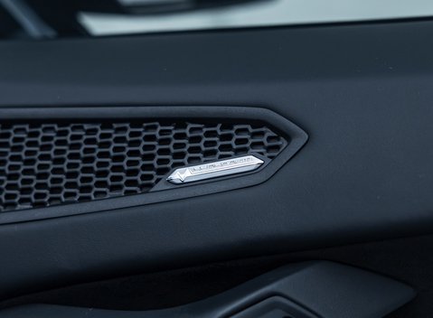 Lamborghini Huracan LP640-4 EVO 26