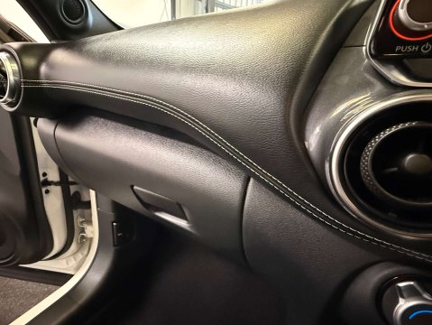 Nissan Juke 1.0 Juke N-Connecta DiG-T 5dr 35