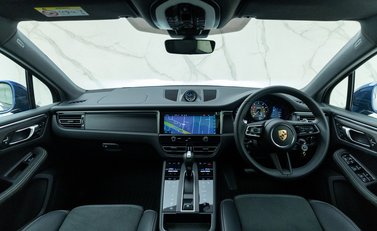 Porsche Macan GTS 12