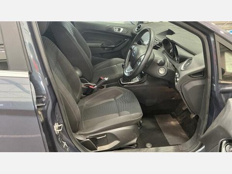 Ford Fiesta 1.0T EcoBoost Titanium Euro 5 (s/s) 5dr 6