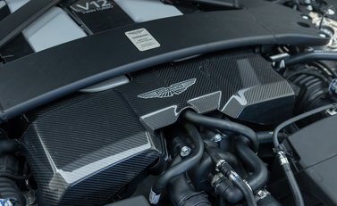 Aston Martin Vanquish V12 38