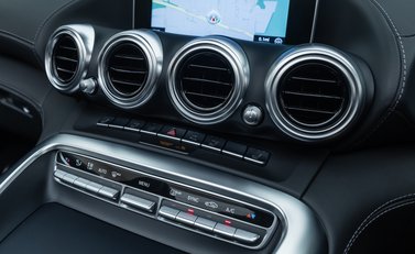 Mercedes-Benz Amg GT C Roadster 23