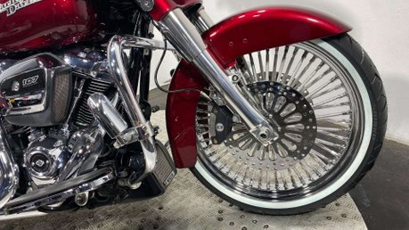 Harley-Davidson Touring 1745 FLHXS Street Glide Special Euro 4 37