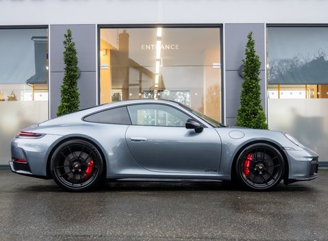 Porsche 911 Carrera 4 GTS (992.2) 3