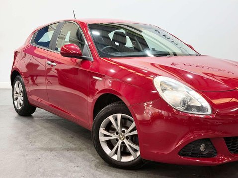 Alfa Romeo Giulietta 1.4 TB MultiAir Lusso Hatchback 5dr Petrol Manual Euro 5 (s/s) (170 bhp) 8