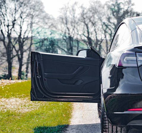 Tesla Model 3 PERFORMANCE AWD 1