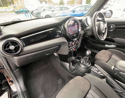 Mini Hatch 1.5 Cooper Sport 3dr 17