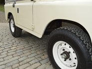 Land Rover 88 Series III SUV 31