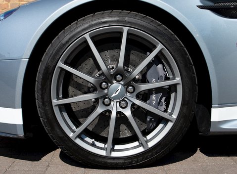 Aston Martin V12 Vantage S Roadster 12