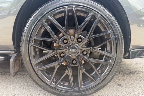 Ford Transit Custom 300 LIMITED P/V L2 H1 - NO VAT -LONG WHEEL BASE -20 INCH ALLOYS - BODYKIT 42