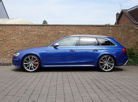 Audi RS4 Avant 6