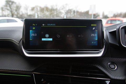 Peugeot 208 GT PREMIUM 23