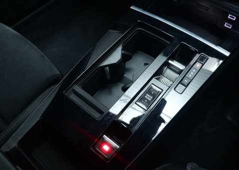 Vauxhall Astra 1.2 Turbo Ultimate Hatchback 5dr Petrol Auto Euro 6 (s/s) (130 ps) 37