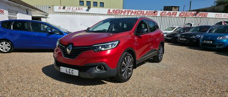 Renault Kadjar SIGNATURE NAV TCE AUTOMATIC..GLASS ROOF..9 SERVICES..1 FORMER KEEPER  1