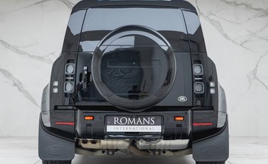 Land Rover Defender 110 D300 X 5