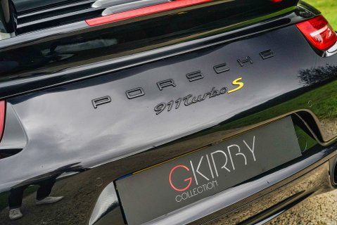 Porsche 911 TURBO S PDK 21