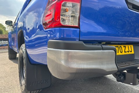 Toyota Hilux Active 4WD D-4D ECB Pickup 23