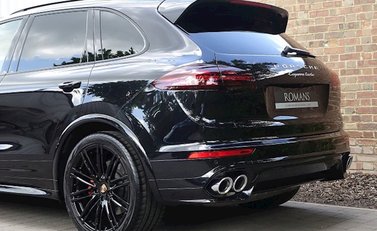 Porsche Cayenne Turbo 2