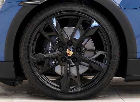 Porsche Taycan 4 Cross Turismo 8