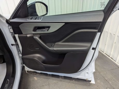 Jaguar F-Pace 2.0 F-Pace Chequered Flag AWD D Auto 4WD 5dr 49