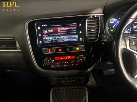 Mitsubishi Outlander 2.4h TwinMotor 13.8kWh 4h SUV 5dr Petrol Plug-in Hybrid CVT 4WD Euro 6 (s/s 17
