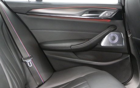 BMW M5 Comfort, Driving Assistant Plus Pack, M Exhaust and B&W 22