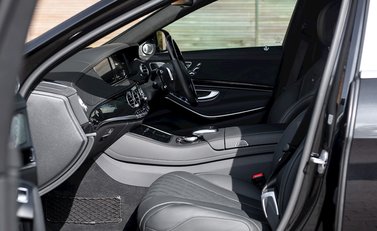 Mercedes-Benz M Class S600 24