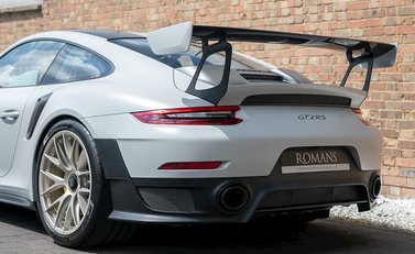 Porsche 911 (991) GT2 RS 24